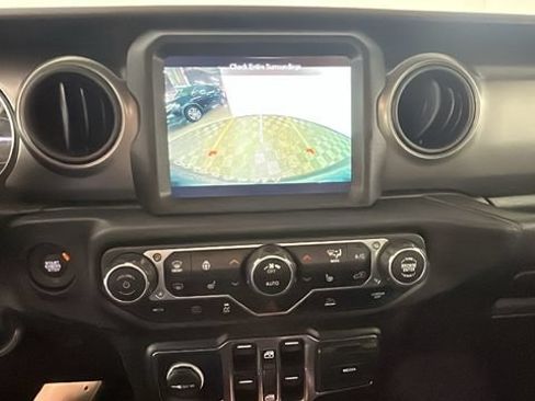 Used 2023 Jeep Wrangler Unlimited w/ Cold Weather Group AWD/4WD image 23