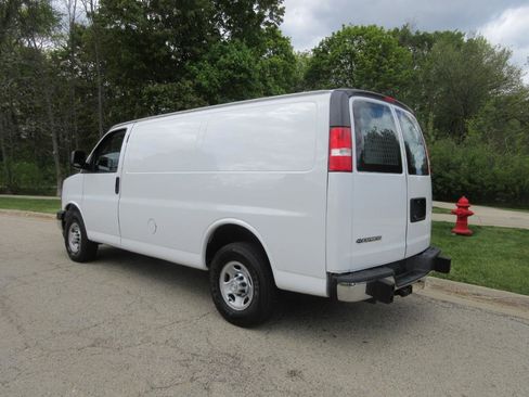 Used 2019 Chevrolet Express 2500 w/ Driver Convenience Package RWD image 25