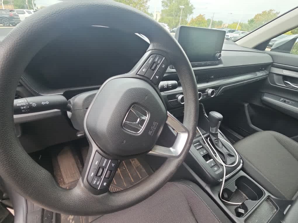 Used 2024 Honda CR-V LX image 7