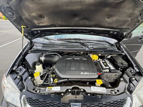 Used 2017 Dodge Grand Caravan SXT image 28