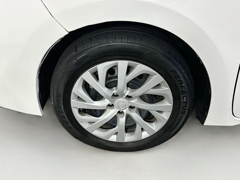 Used 2019 Toyota Corolla LE image 11