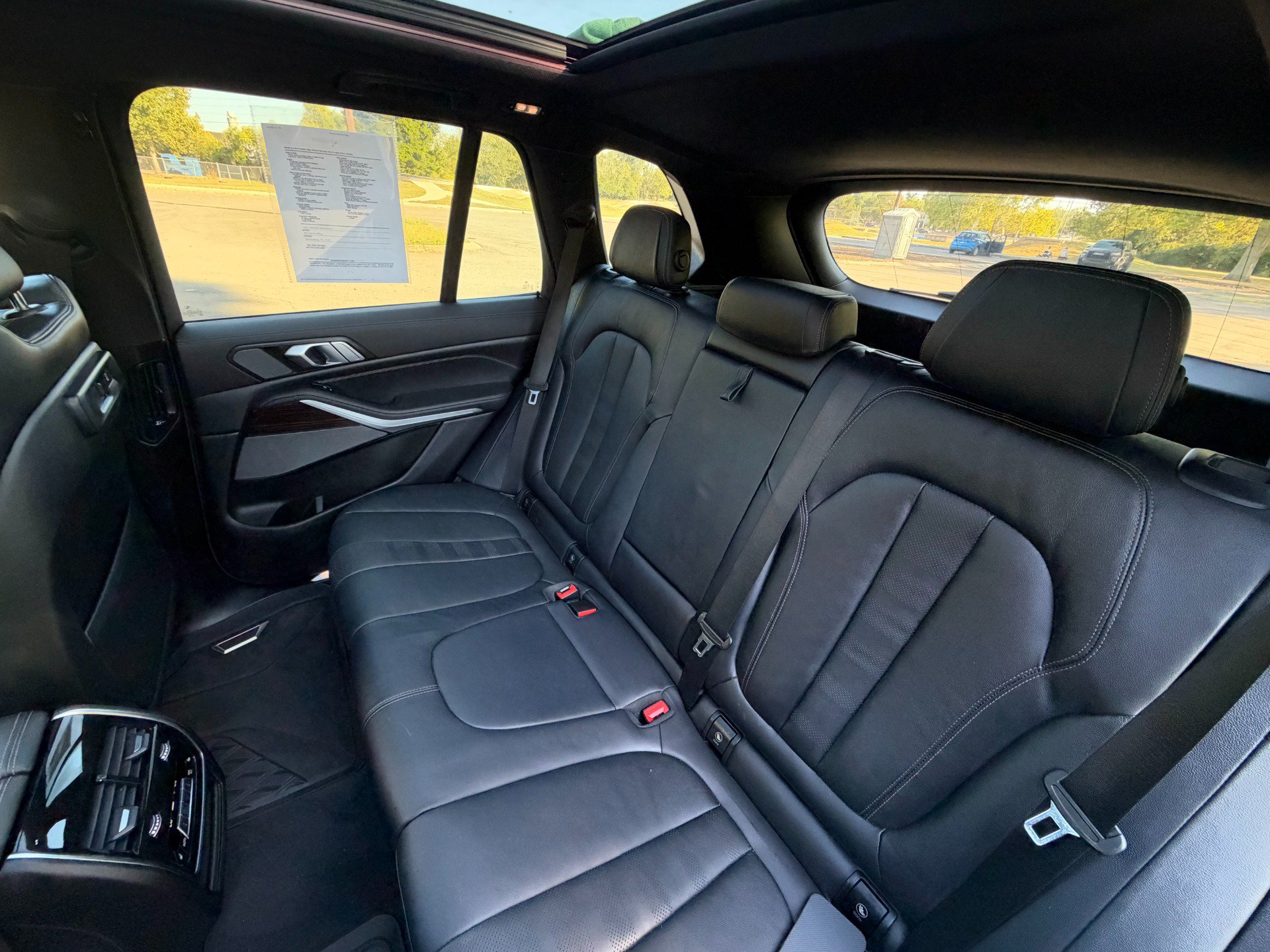 Used 2021 BMW X5 xDrive40i w/ Premium Package AWD/4WD image 29