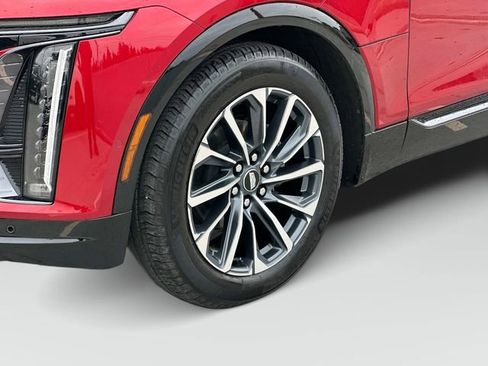 Used 2025 Cadillac Lyriq Sport image 29