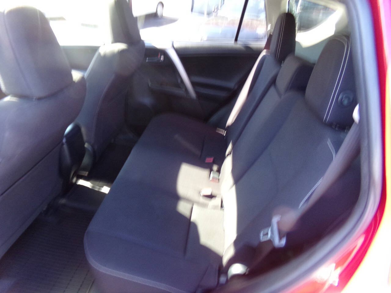 Used 2018 Toyota RAV4 XLE w/ Plus Extra Value Package AWD/4WD image 13