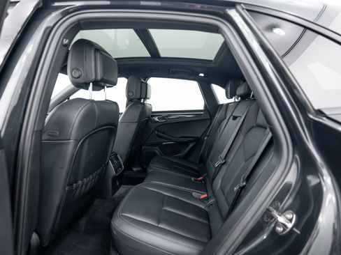 Certified 2023 Porsche Macan AWD/4WD image 20