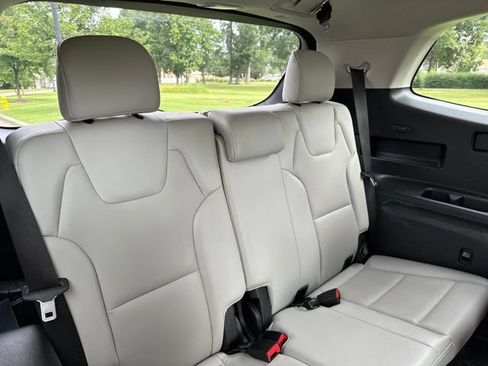 Certified 2024 Kia Telluride S w/ S Sunroof Package AWD/4WD image 22
