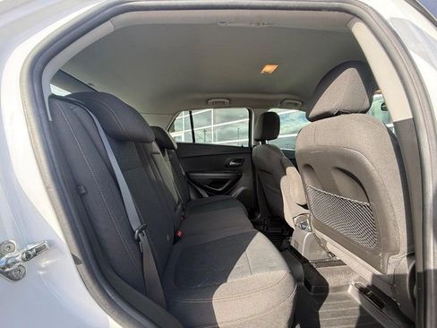 Used 2018 Chevrolet Trax LS image 11