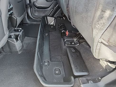 Used 2022 Jeep Gladiator Willys image 25