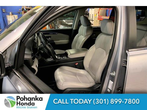 Used 2025 Honda Pilot EX-L image 18