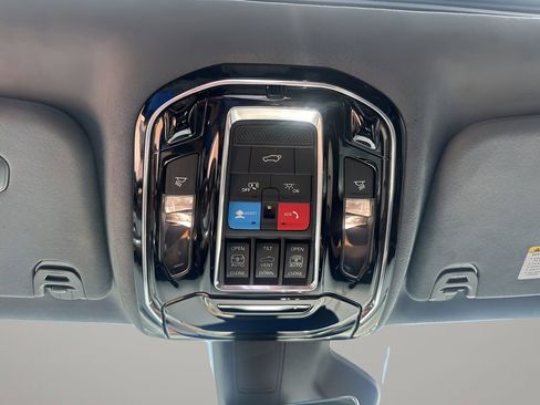 Used 2022 Jeep Grand Wagoneer Series III w/ Rear Seat Video Group 1 image 36