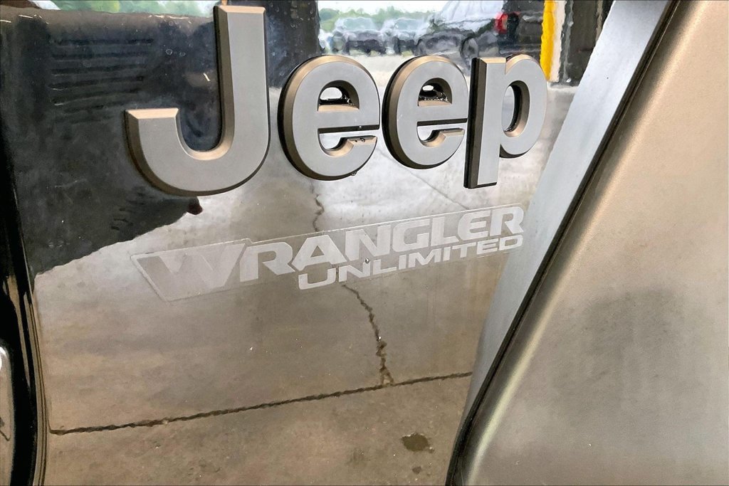 Used 2022 Jeep Wrangler Unlimited Sport AWD/4WD image 25