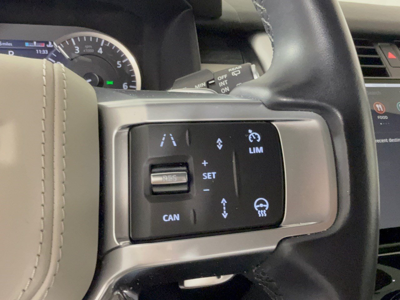 Used 2023 Land Rover Discovery Metropolitan Edition AWD/4WD image 19