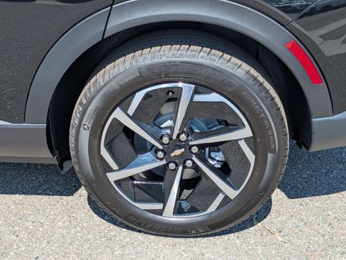 Used 2026 Chevrolet Equinox EV LT image 9