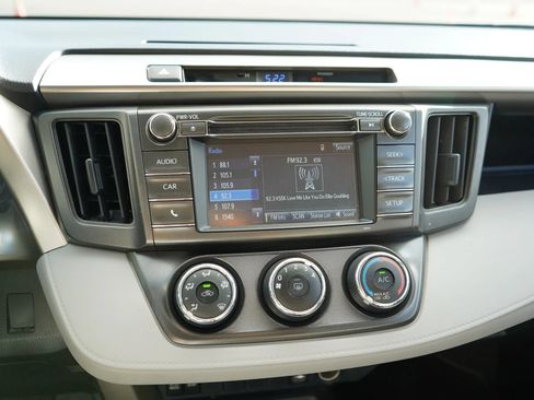 Used 2015 Toyota RAV4 LE FWD image 11