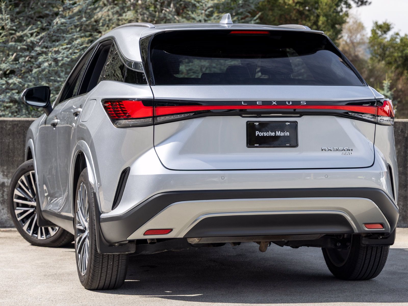 Used 2024 Lexus RX 350 w/ Convenience Package AWD/4WD image 3