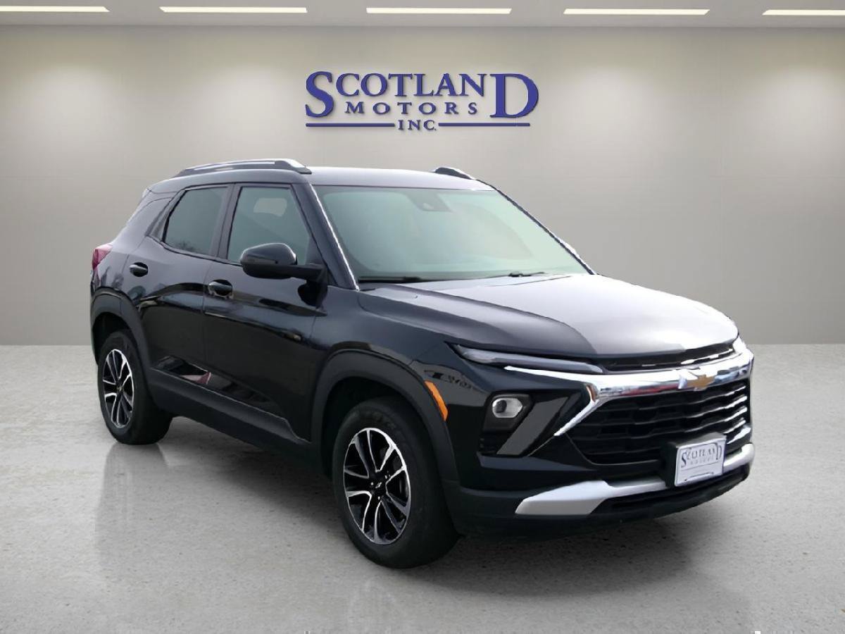 Used 2025 Chevrolet TrailBlazer LT AWD/4WD image 4