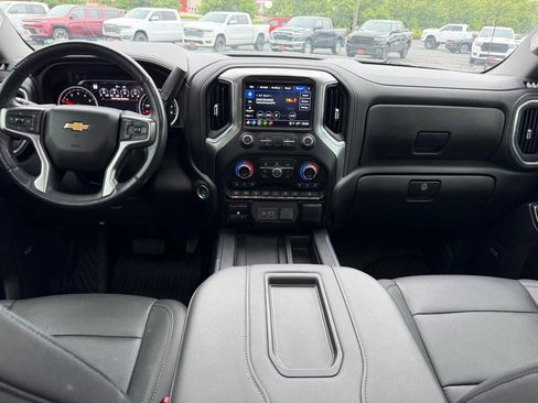 Used 2022 Chevrolet Silverado 1500 LTZ w/ LTZ Premium Package AWD/4WD image 11