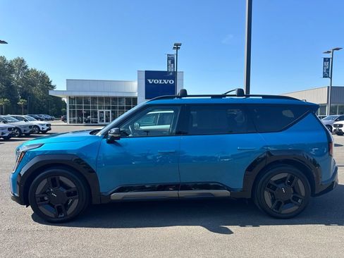 Used 2024 Kia EV9 GT-Line AWD/4WD image 3