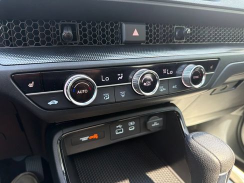 Certified 2025 Honda CR-V EX image 30