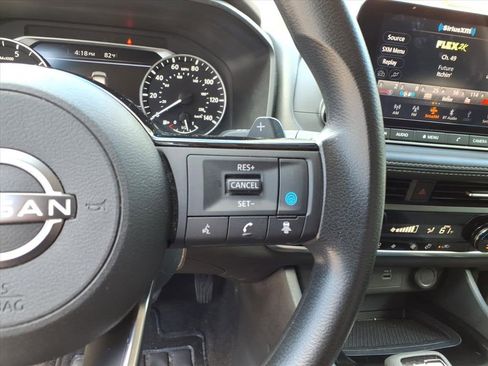 Used 2023 Nissan Rogue SV image 15