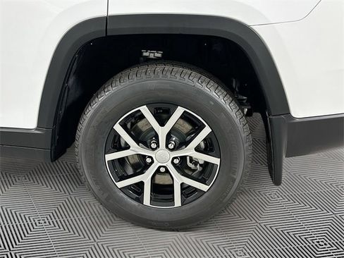 New 2025 Jeep Grand Cherokee L Limited w/ Luxury Tech Group II image 16