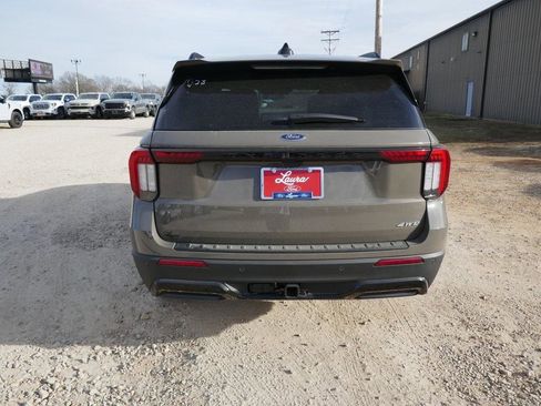 New 2026 Ford Explorer ST-Line w/ ST-Line Street Pack image 5