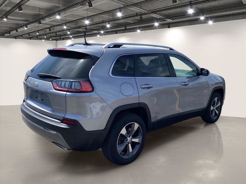 Used 2019 Jeep Cherokee Limited AWD/4WD image 7