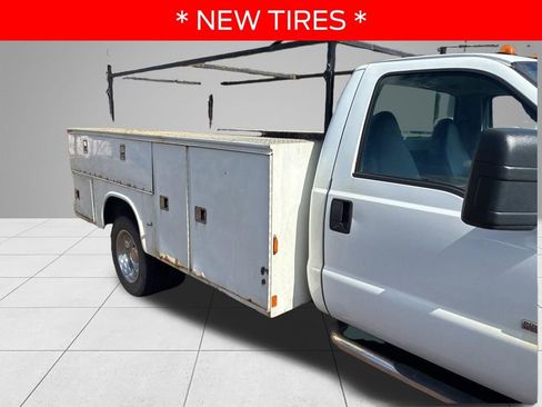 Used 2007 Ford F550 4x4 Regular Cab Super Duty image 5