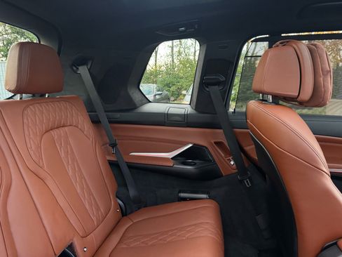 Used 2022 BMW X7 M50i image 59