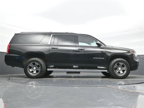 Used 2016 Chevrolet Suburban LT image 28