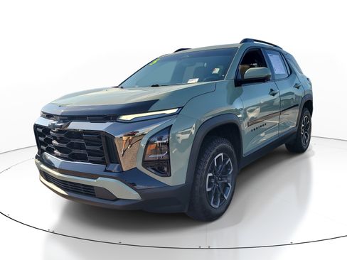 Used 2025 Chevrolet Equinox ACTIV w/ Safety and Technology Package AWD/4WD image 3