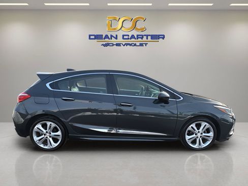 Used 2018 Chevrolet Cruze Premier FWD image 7