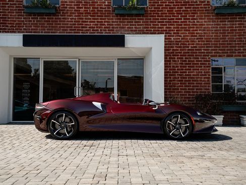 Used 2021 McLaren Elva RWD image 3