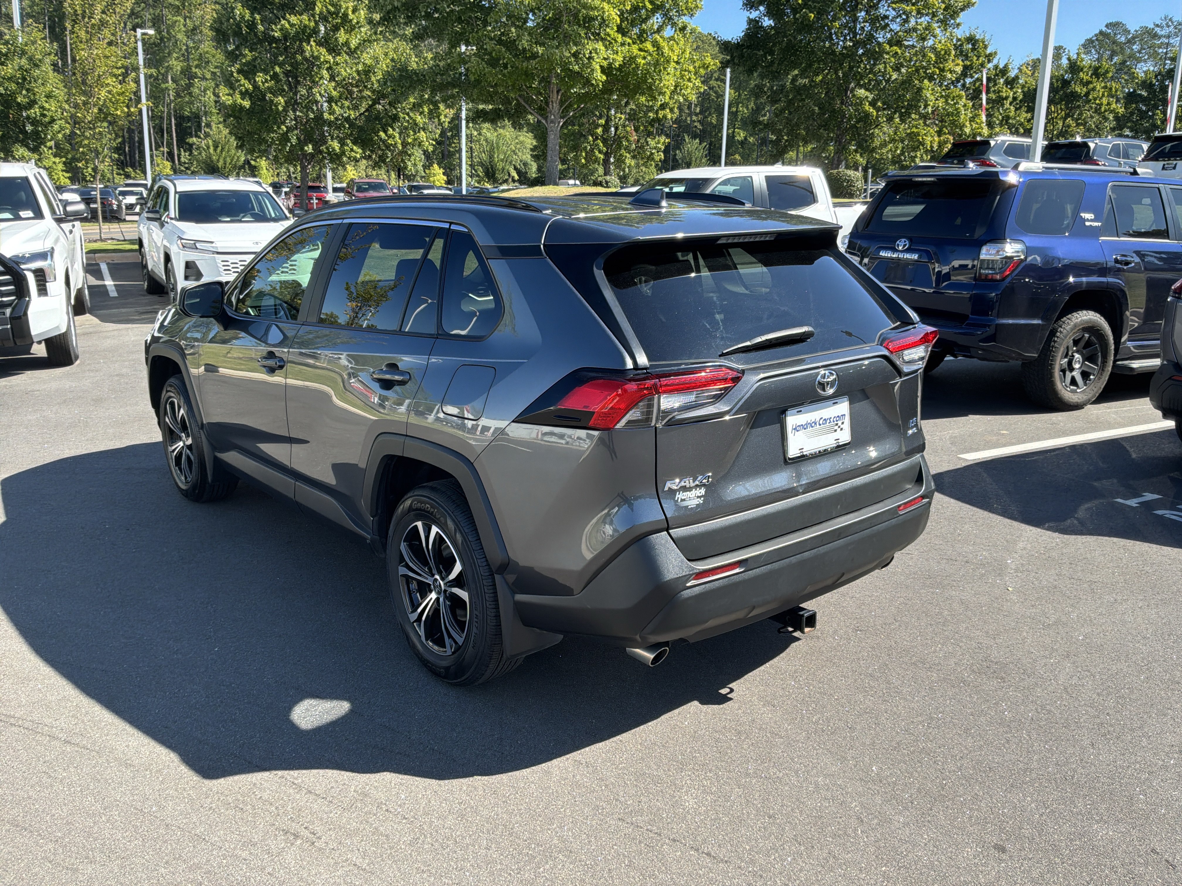 Used 2021 Toyota RAV4 LE AWD/4WD image 8
