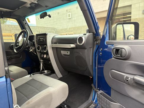 Used 2009 Jeep Wrangler X AWD/4WD image 26