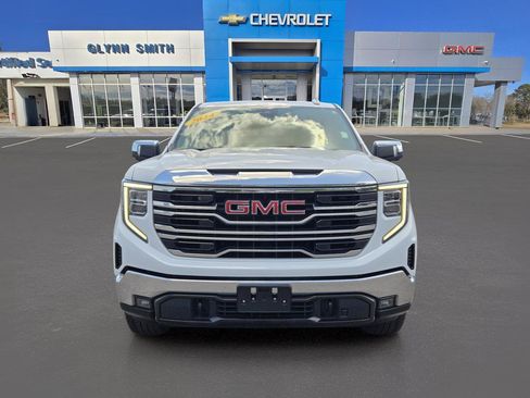Used 2024 GMC Sierra 1500 SLT AWD/4WD image 2