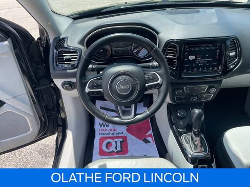 Used 2017 Jeep Compass Limited w/ Navigation Group AWD/4WD image 17