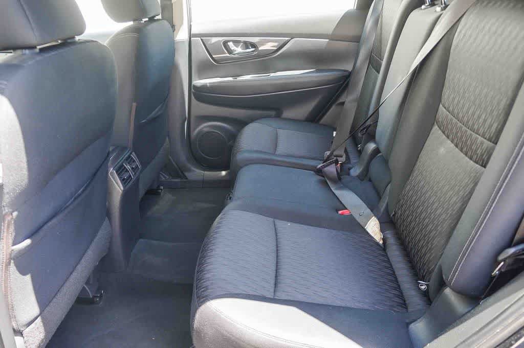 Used 2018 Nissan Rogue S AWD/4WD image 20