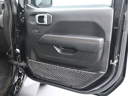 Used 2022 Jeep Gladiator Overland AWD/4WD image 11
