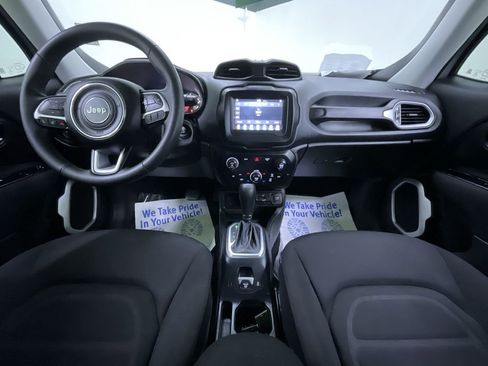 Used 2018 Jeep Renegade Latitude image 17