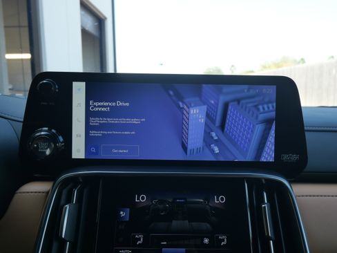 Certified 2025 Lexus LX 600 4WD w/ Luxury Package image 17