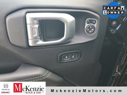 Used 2022 Jeep Wrangler Unlimited Sahara w/ LED Lighting Group AWD/4WD image 9