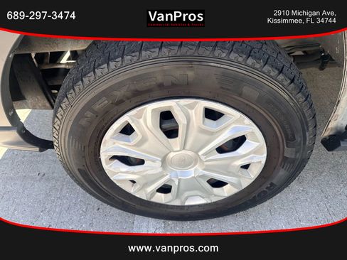 Used 2017 Ford Transit 350 XLT image 19