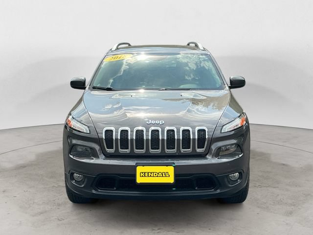 Used 2018 Jeep Cherokee Latitude Plus w/ Comfort/Convenience Group AWD/4WD image 2