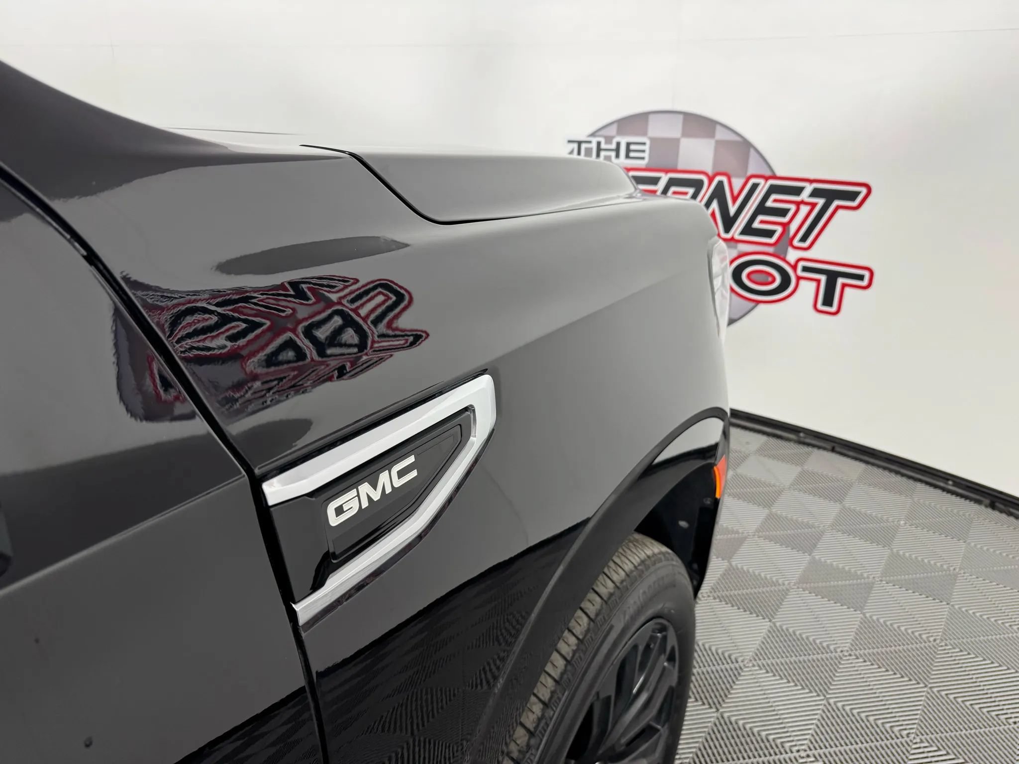 Used 2022 GMC Yukon Denali w/ Advanced Technology Package AWD/4WD image 38