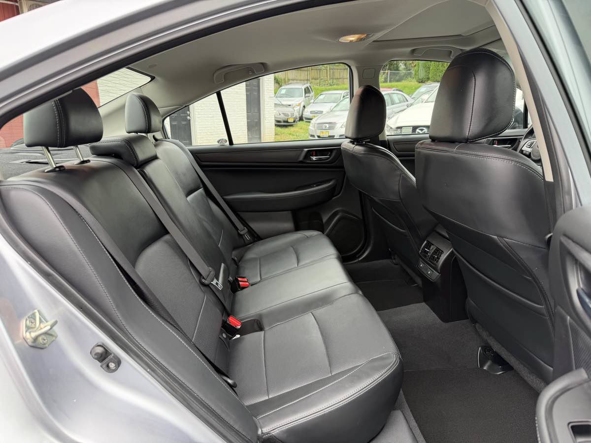 Used 2017 Subaru Legacy 2.5i Limited AWD/4WD image 11