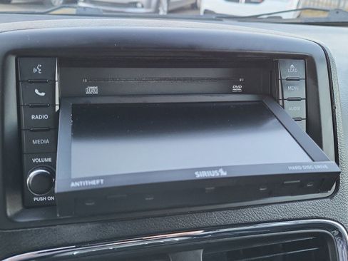 Used 2019 Dodge Grand Caravan SXT image 36