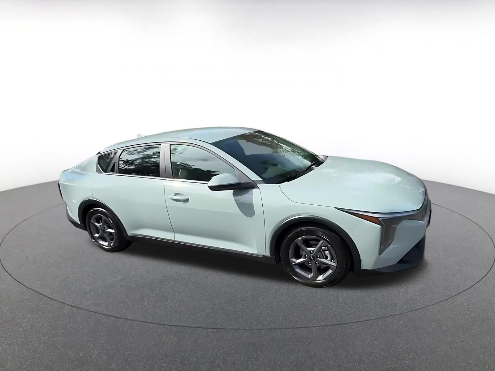 Used 2026 Kia K4 FWD image 2