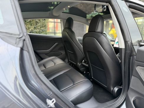 Used 2018 Tesla Model 3 Long Range image 38