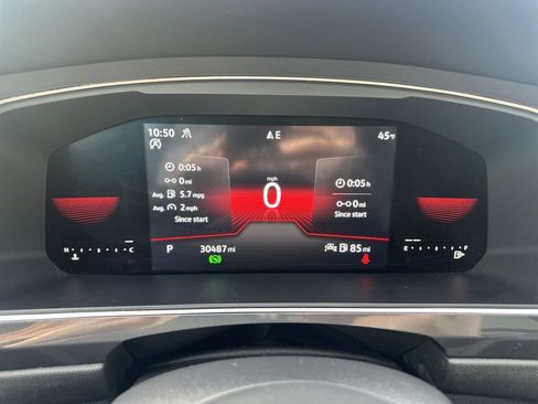 Used 2022 Volkswagen Tiguan SE R-Line image 11